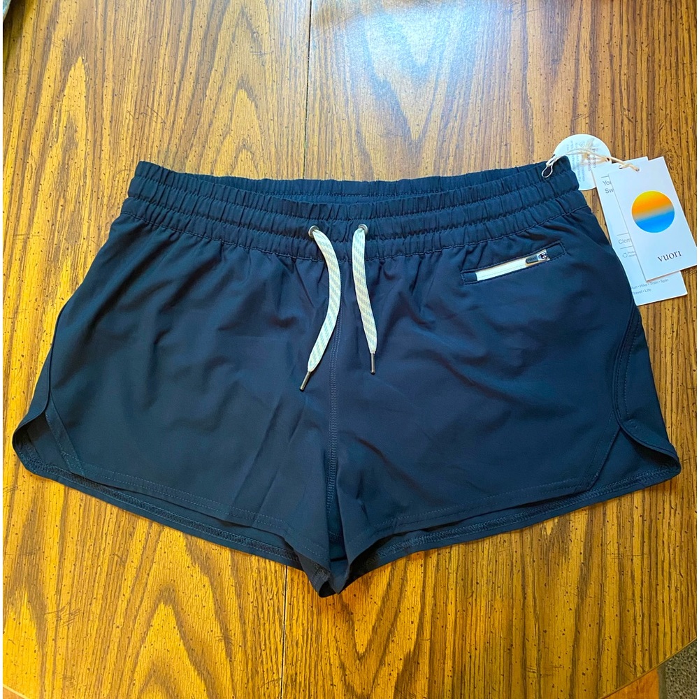 Navy Blue Vuori clementine shorts- size large